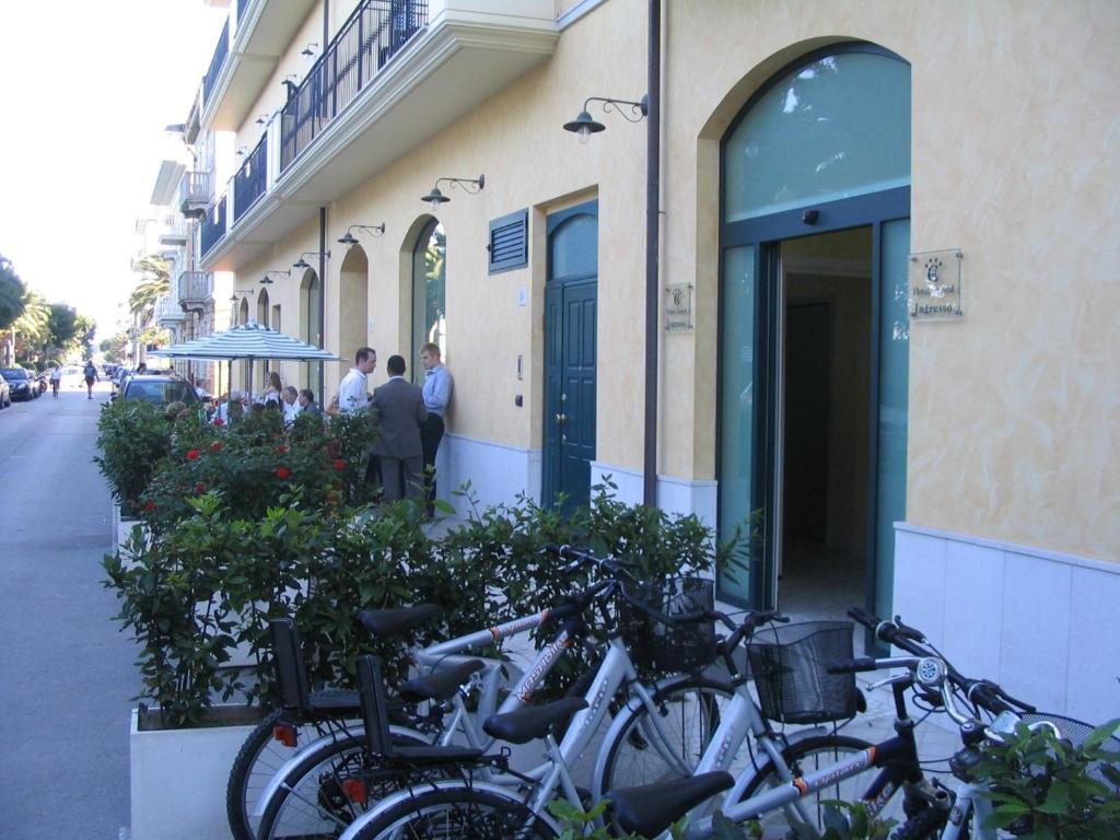 Hotel Capital Cupra Marittima Eksteriør bilde